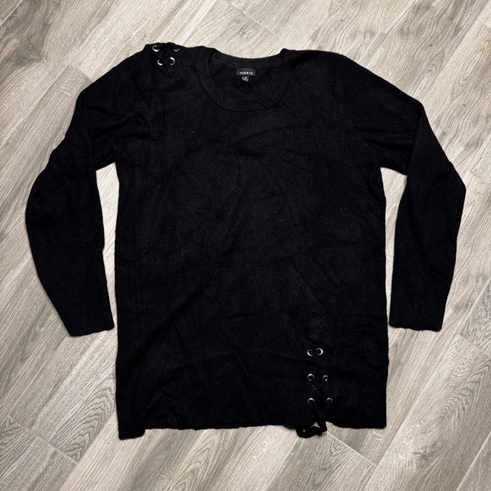 Torrid Black Ribbed Lace Up Grommet Shoulder Sweater Womens Size 3 Plus Pullover